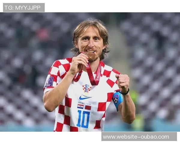 莫德里奇荣获米体传奇奖感慨加盟米兰如梦似幻 莫德里奇荣获米体传奇奖感慨加盟米兰如梦似幻