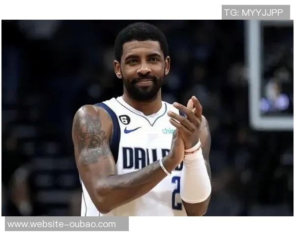 浓眉晒照为新赛季热身队友拉塞尔欧文弗拉格齐聚展现团队氛围